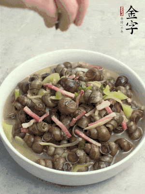 出鍋，撒點蔥花。